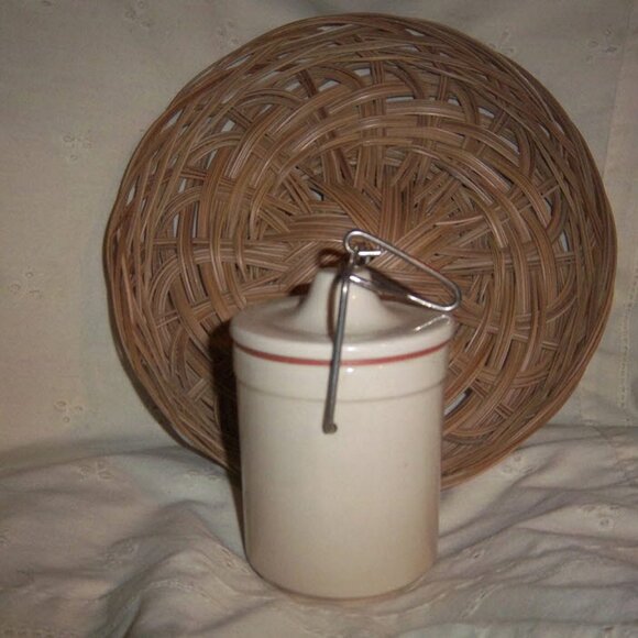 Stonewear ~ Cheese Crock ~ hard to find creamy white - Picture 1 of 2